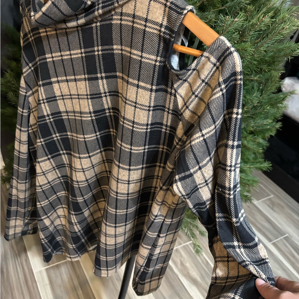 Plaid Long Sleeve Top